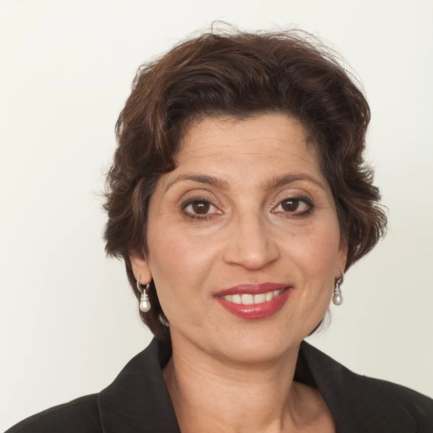 Dr Arifa Khan