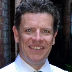 Dr Nicholas Crump