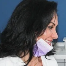Dr. med. dent. Ozra Dousti