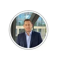 Dr Sam Adie