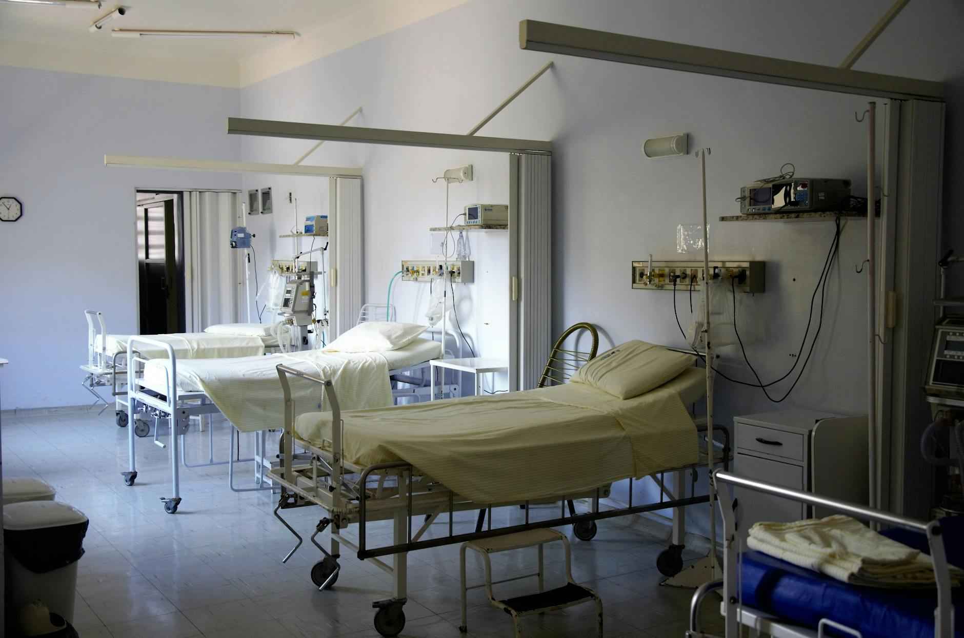 Navigating Medical Care After Hours: Your Local Clinic Guide 2 Types of After-Hours Clinics