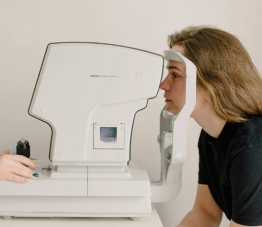 Eye Specialist Clinic Near Me: Discover Expert Care & Top Tips