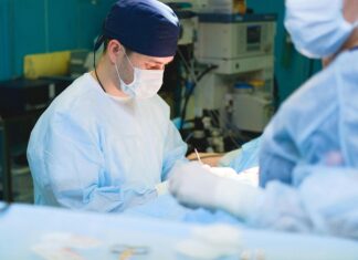 Die besten Kliniken für medizinische Hilfe nach Feierabend finden – so funktioniert’s