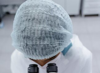 Clinical Laboratory Scientist Salary: Discover What Influences Pay Levels