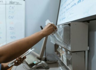 Lice Clinic Secrets Revealed: How To Get Rid Of Lice Fast